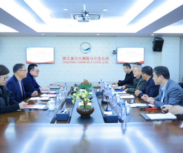 中国纺织品收支口商会曹甲昌会长一行来访调研 深入调研外贸走势，，，，，携手探寻前行新径